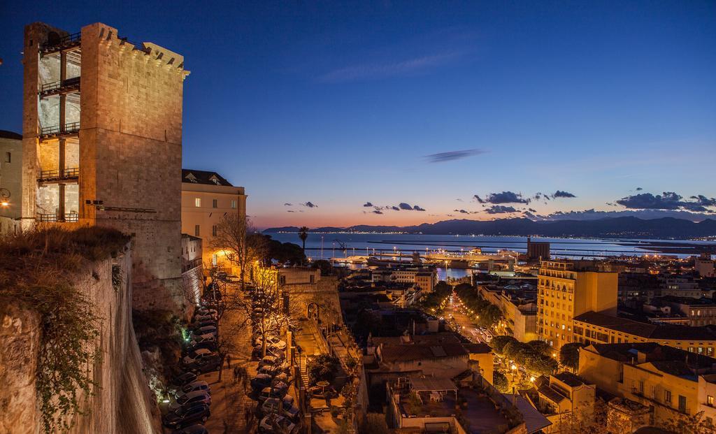 Hotel La Terrazza Кальяри Экстерьер фото