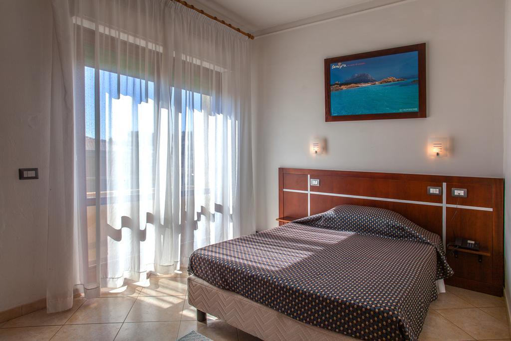 Hotel La Terrazza Кальяри Номер фото