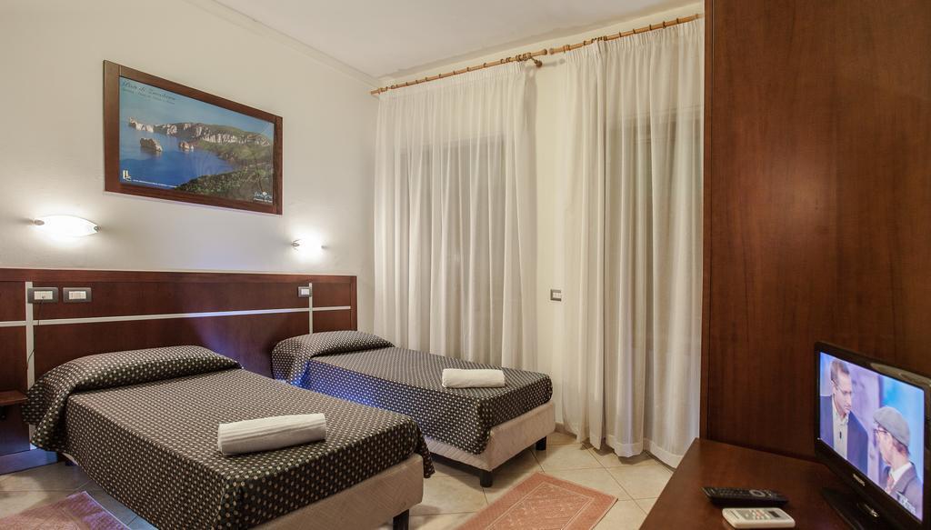 Hotel La Terrazza Кальяри Экстерьер фото