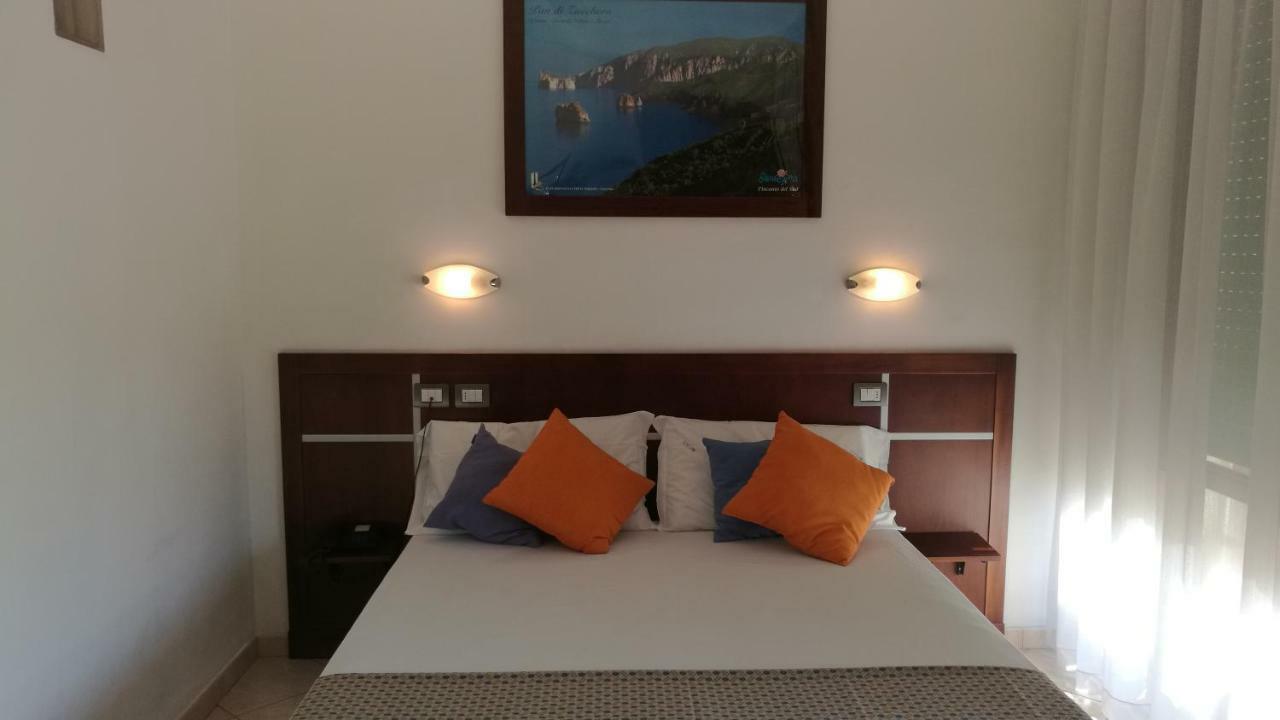 Hotel La Terrazza Кальяри Экстерьер фото